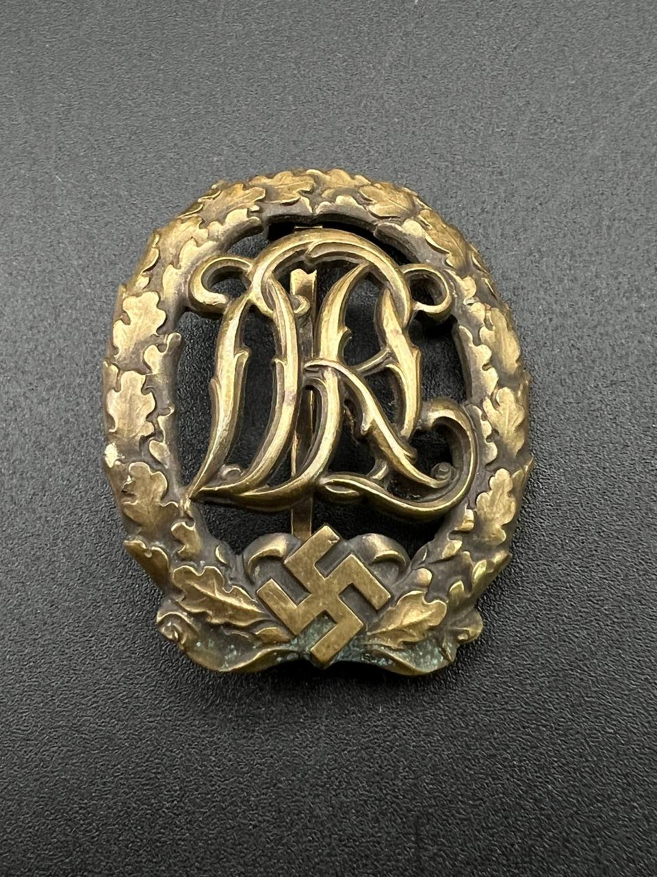 Спортивный знак ДРЛ (Deutsche Reichsbund für Leibesübungen) в бронзе. От Алексея С.