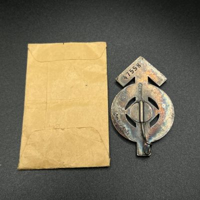  Спортивный знак подразделений HJ образца 1934 года в серебре. [KARL WURSTER] RZM код: M1/34. Комплект с упаковкой. Номерной - 47558. 