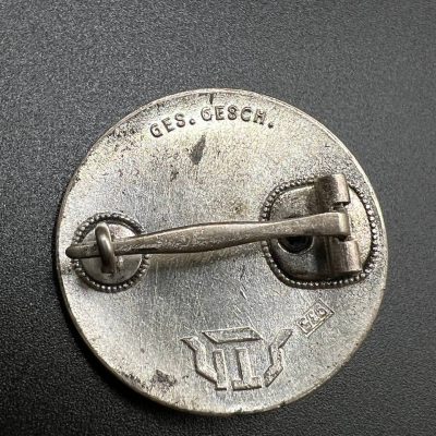  Членский знак организации «Der Stahlhelm, Bund der Frontsoldaten». 1932 г. Der Stahlhof, Magdeburg Серебро 935 пробы 