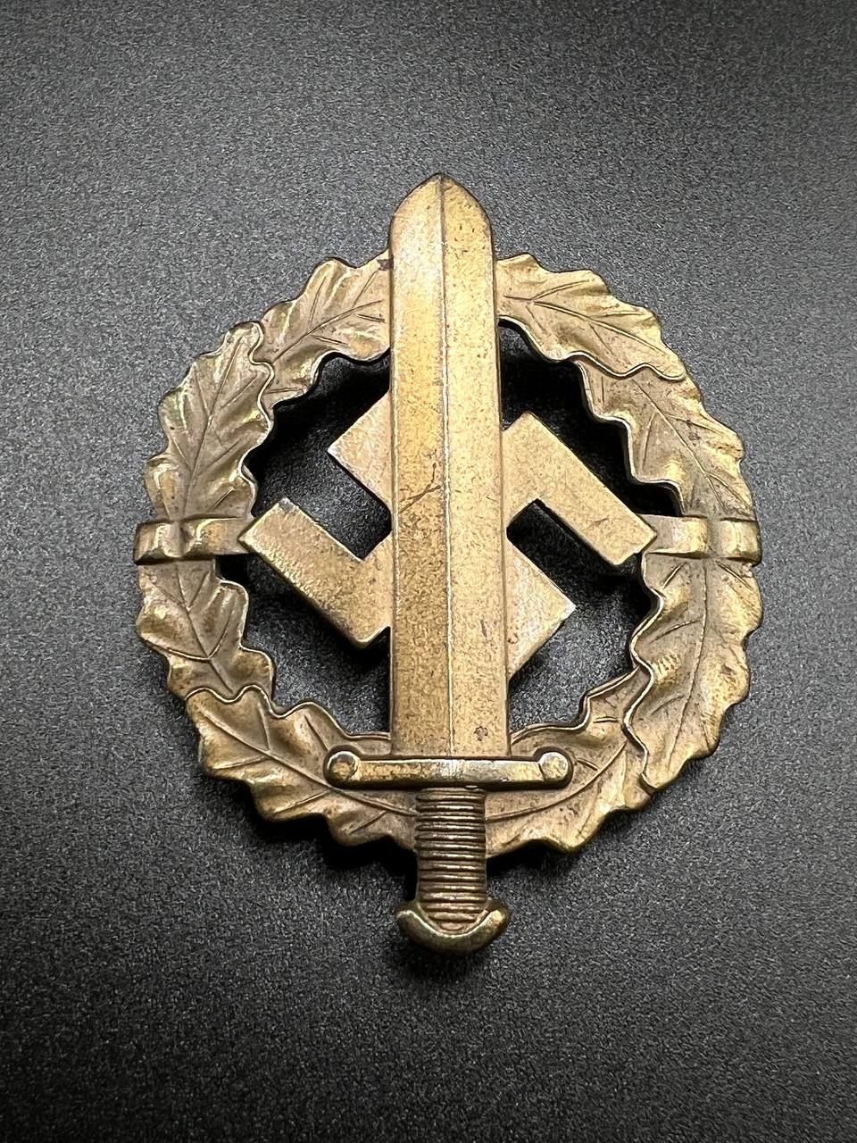 Спортивный знак СА в бронзе. W. Redo. От Алексея С.