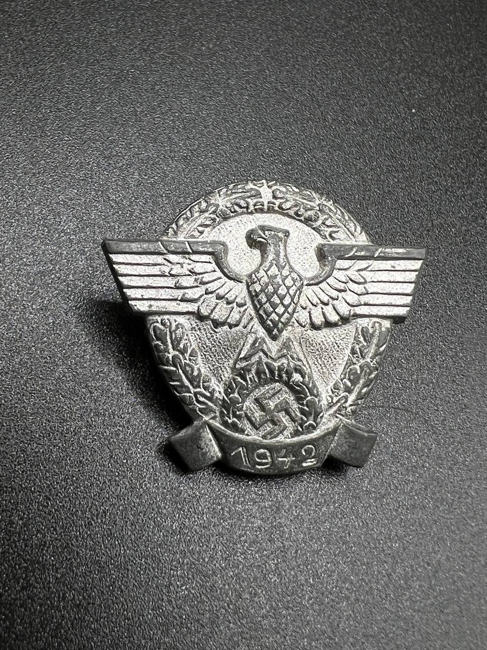 Знак день полиции. 1942 г. От Алексея С.