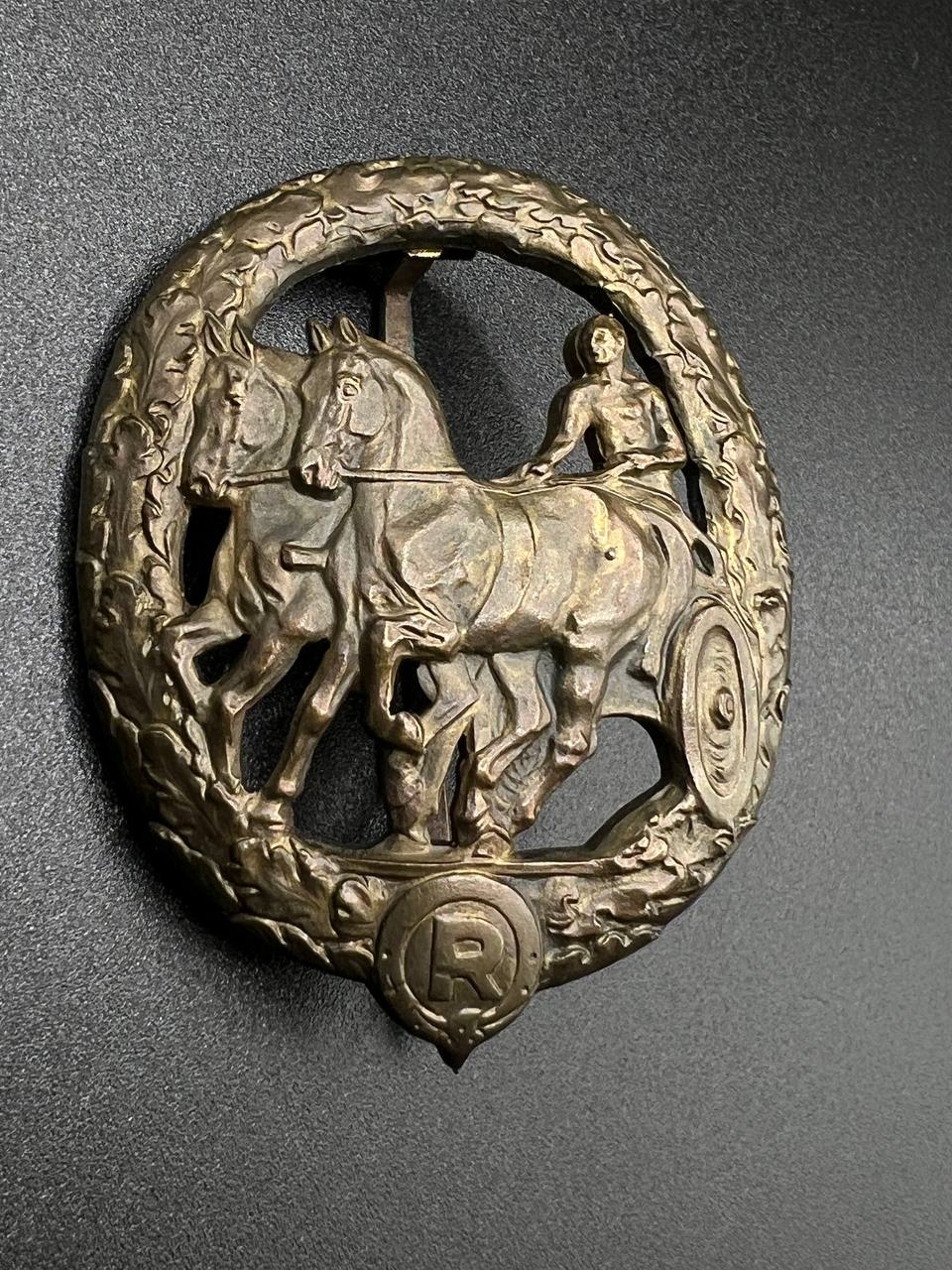 Знак Немецкий наездник в бронзе (German Horse Driver’s Badge). От Алексея С.