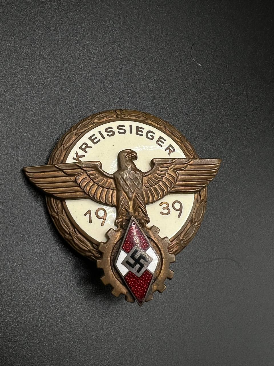 Знак “Kreissieger 1939” Гитлерюгенд. От Алексея С.