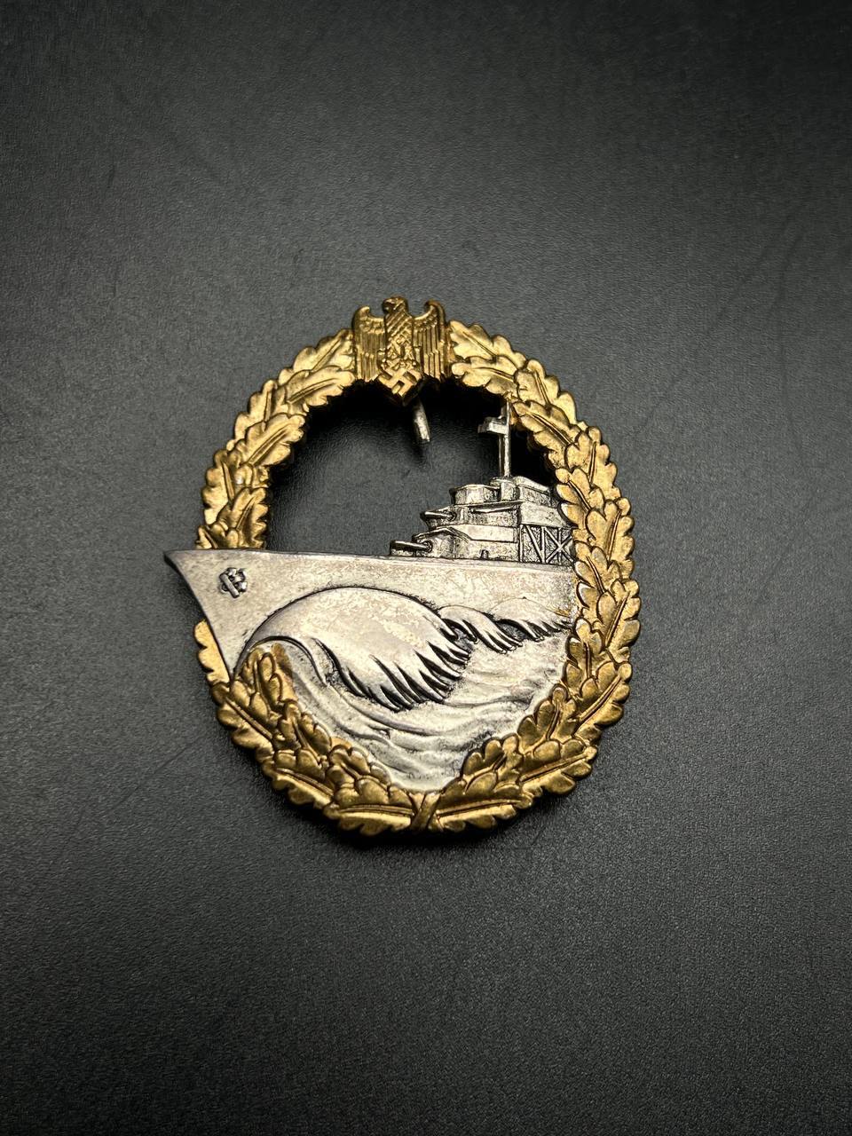  Нагрудный военный знак для экипажей эсминцев [Gebruder Wegerhoff]  Нагрудный военный знак для экипажей эсминцев [Gebruder Wegerhoff] От Алексея С.