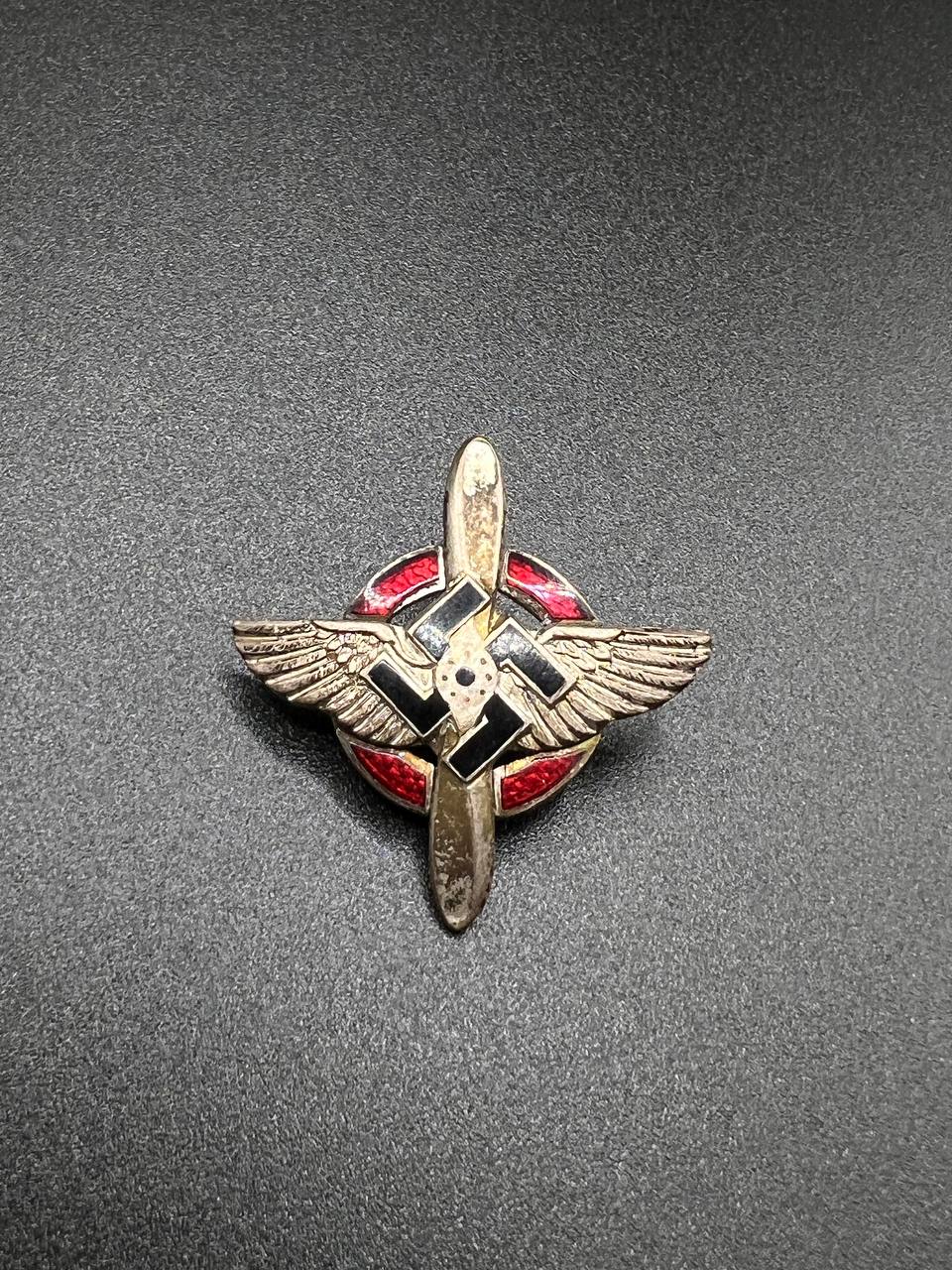 Членский знак DLV в редком исполнени. От Алексея С.