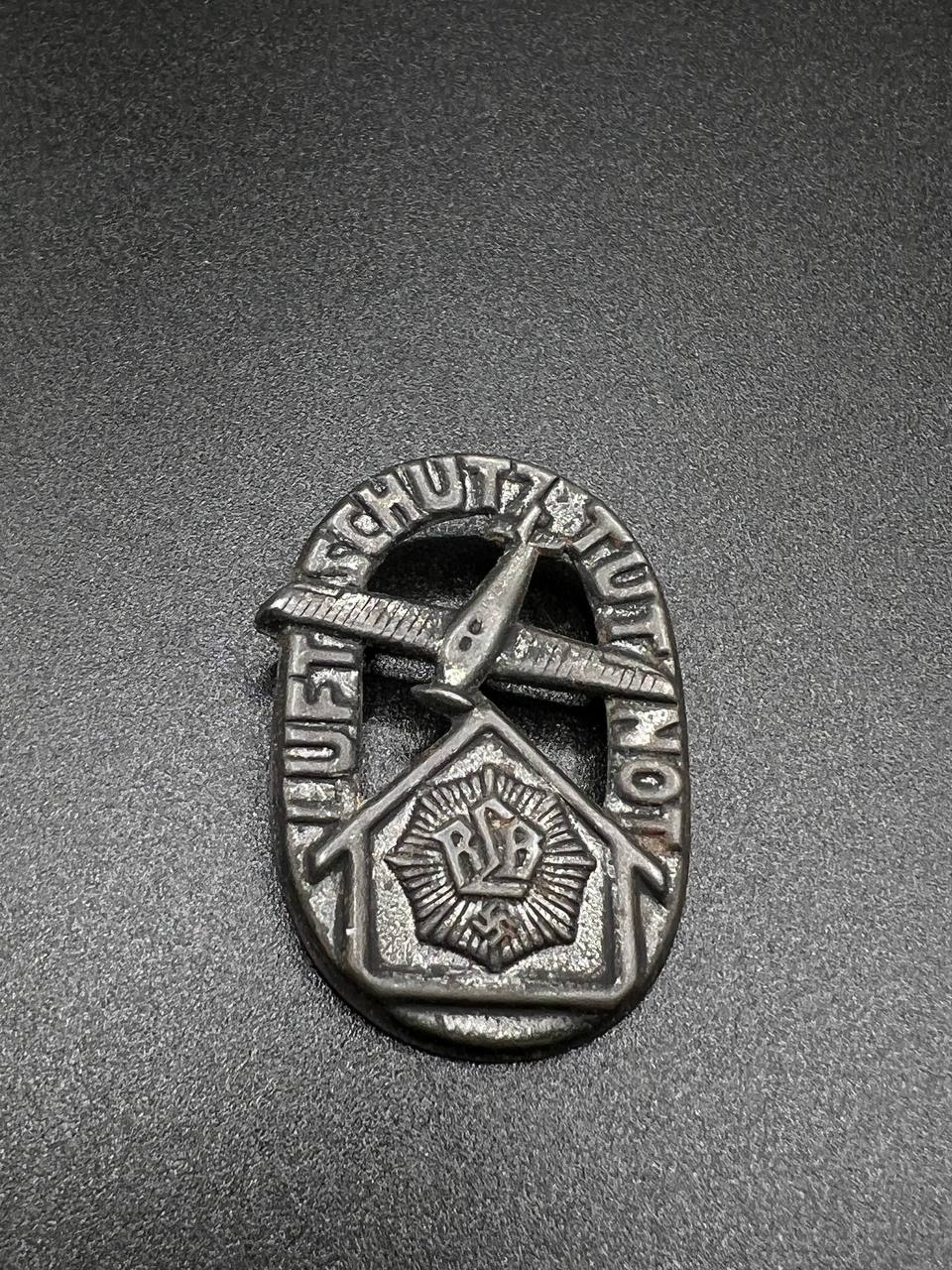  Членский знак RLB (ПВО Германии).  Членский знак RLB (ПВО Германии). От Алексея С.