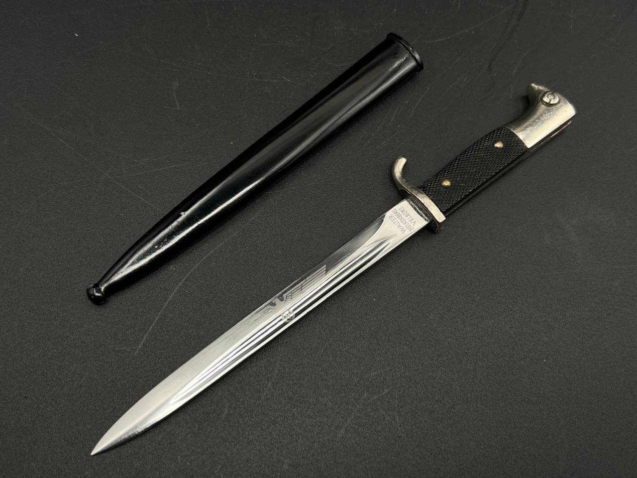 Миниатюра внестроевого (парадного) штыка с травлением. Walter Helkenberg Velbert. От Алексея С.