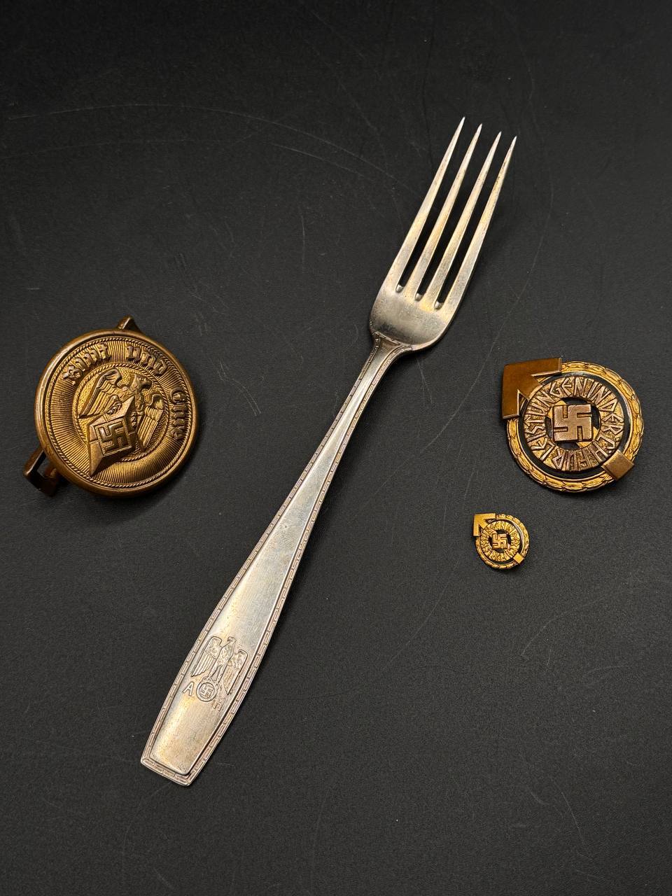 Серебряная вилка из личного сервиза Адольфа Гитлера «AH» — 800 проба. От  Алексея С.