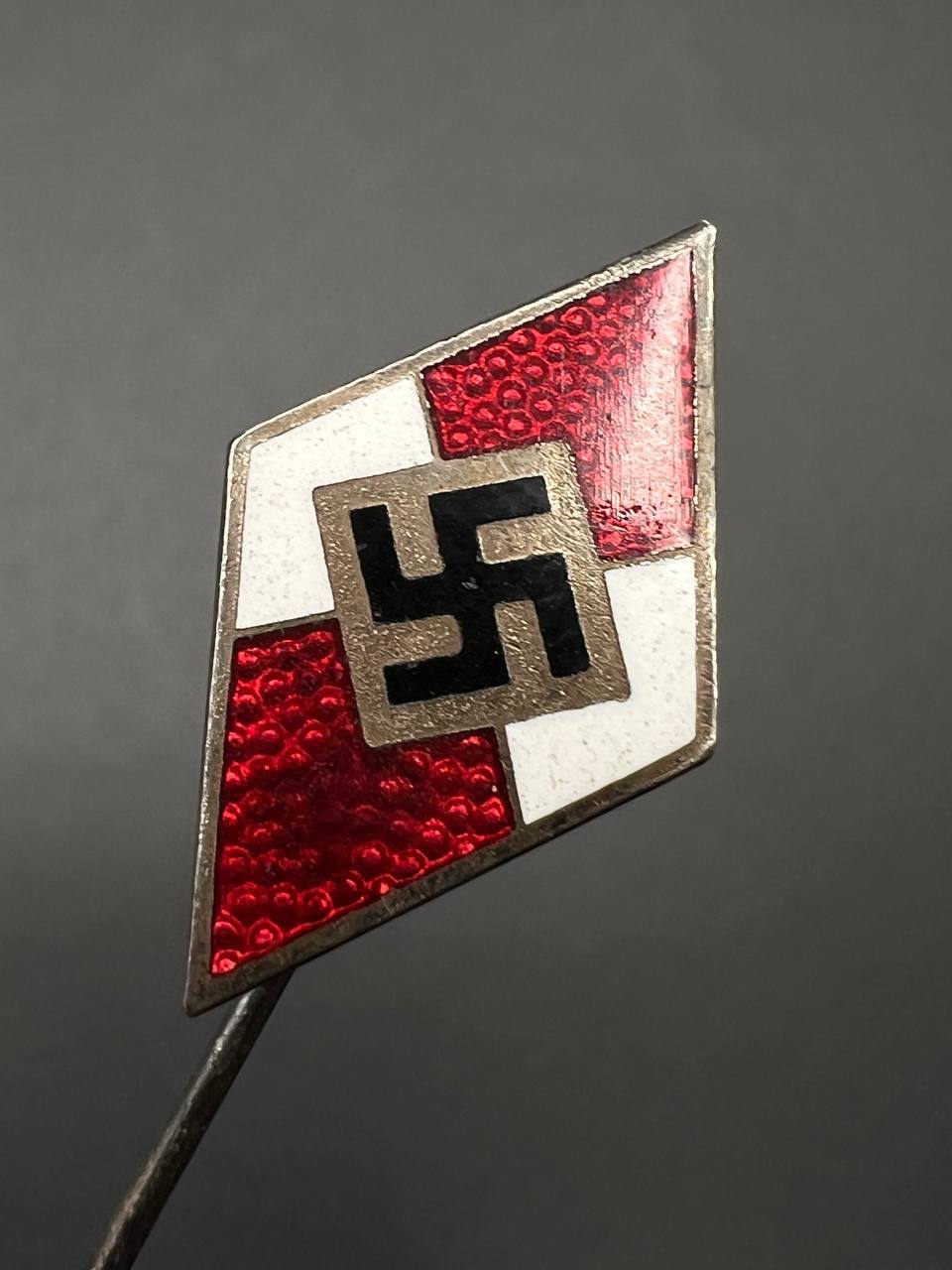 Членский знак Гитлерюгенда M1/77. От Алексея С.