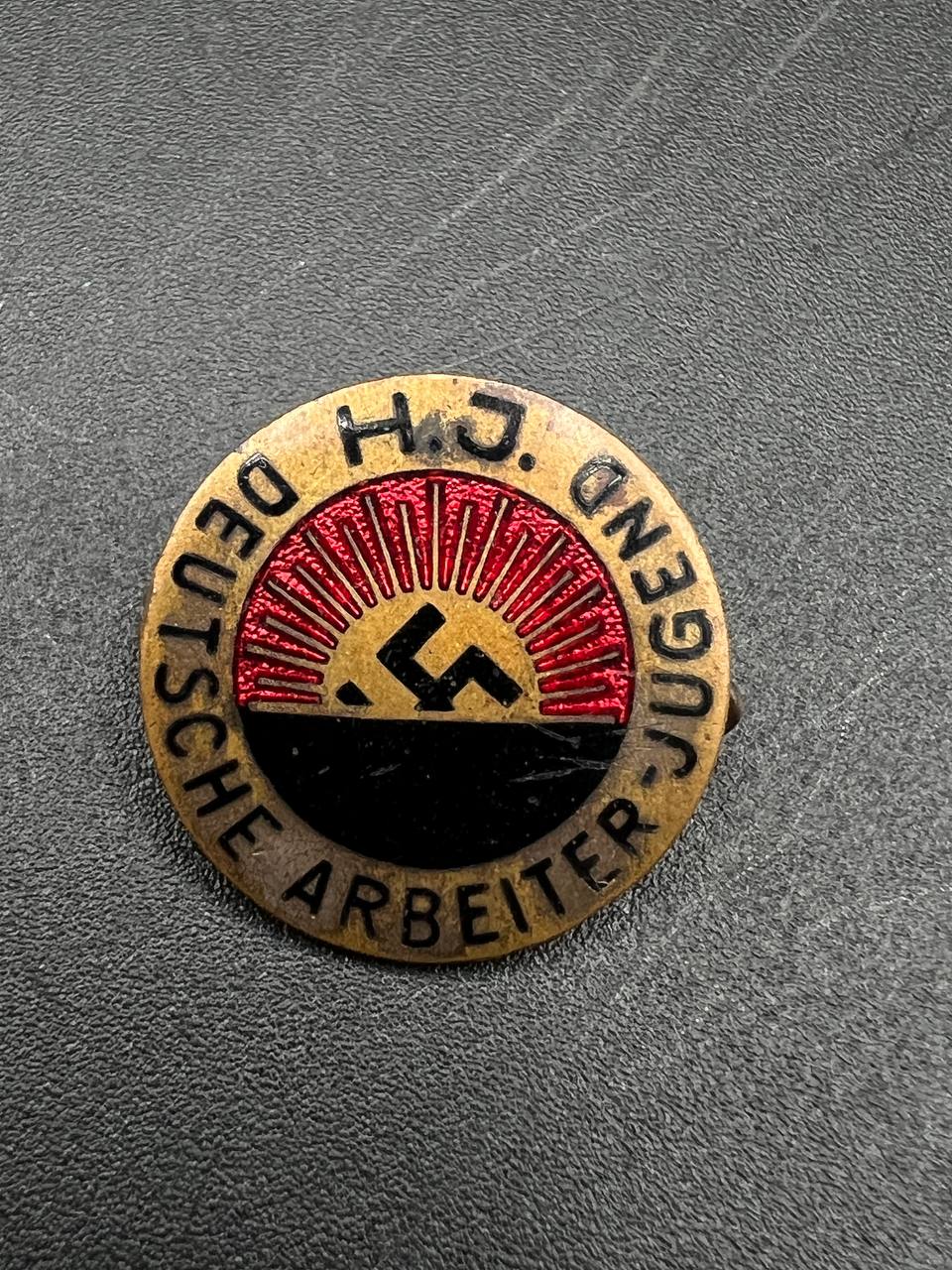 Ранний членский знак Гитлерюгенда. От Алексея С.