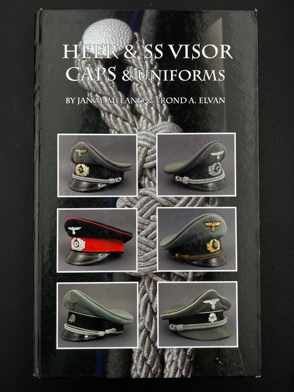 Книга «Heer & SS Visor Caps & uniforms