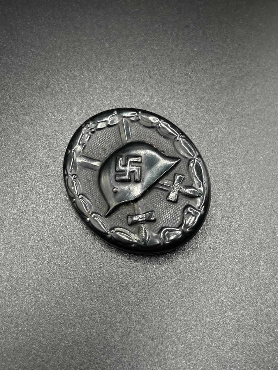 Знак «За ранение» в черном. Клеймо 107. От Алексея С.