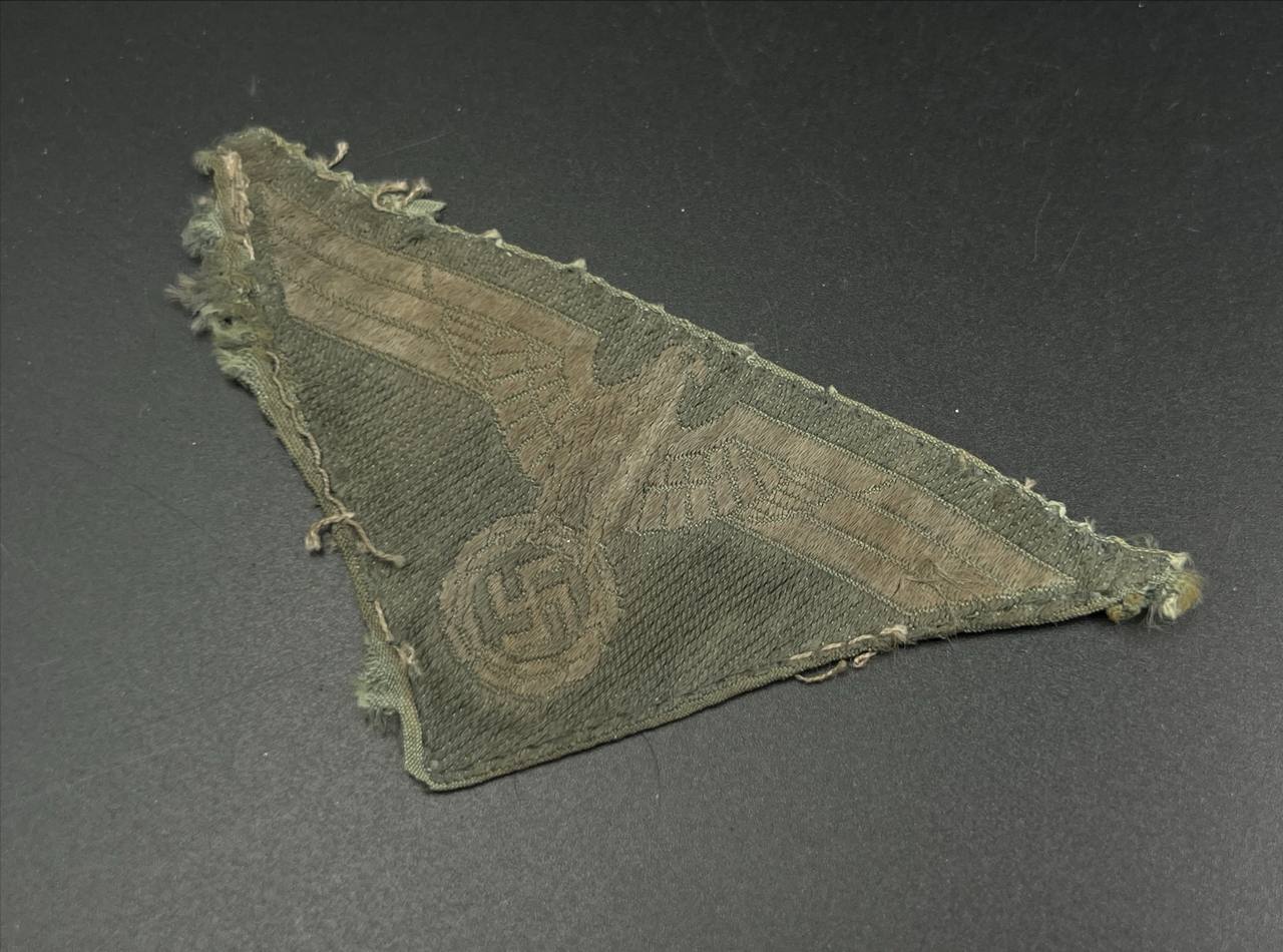 Нагрудный Орёл Вермахта образца 1944 года. От Алексея С.