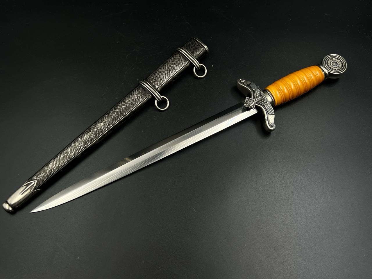 Кортик лидера технической службы TeNo. От Алексея С.