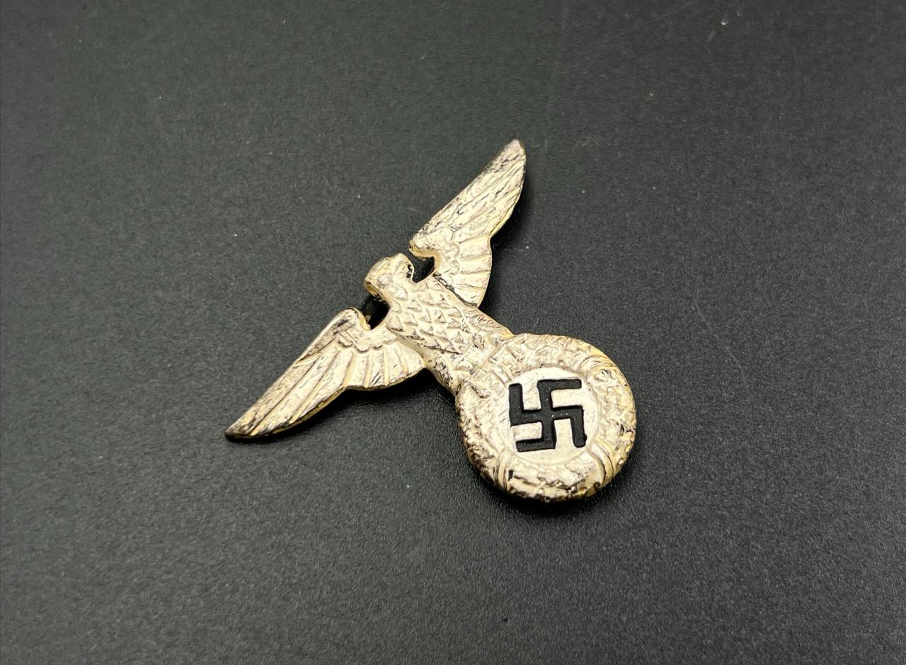 Ранний (обр. 1934 г.) орёл-кокарда с фуражки руководителя НСДАП или кепи СС. От Алексея С.