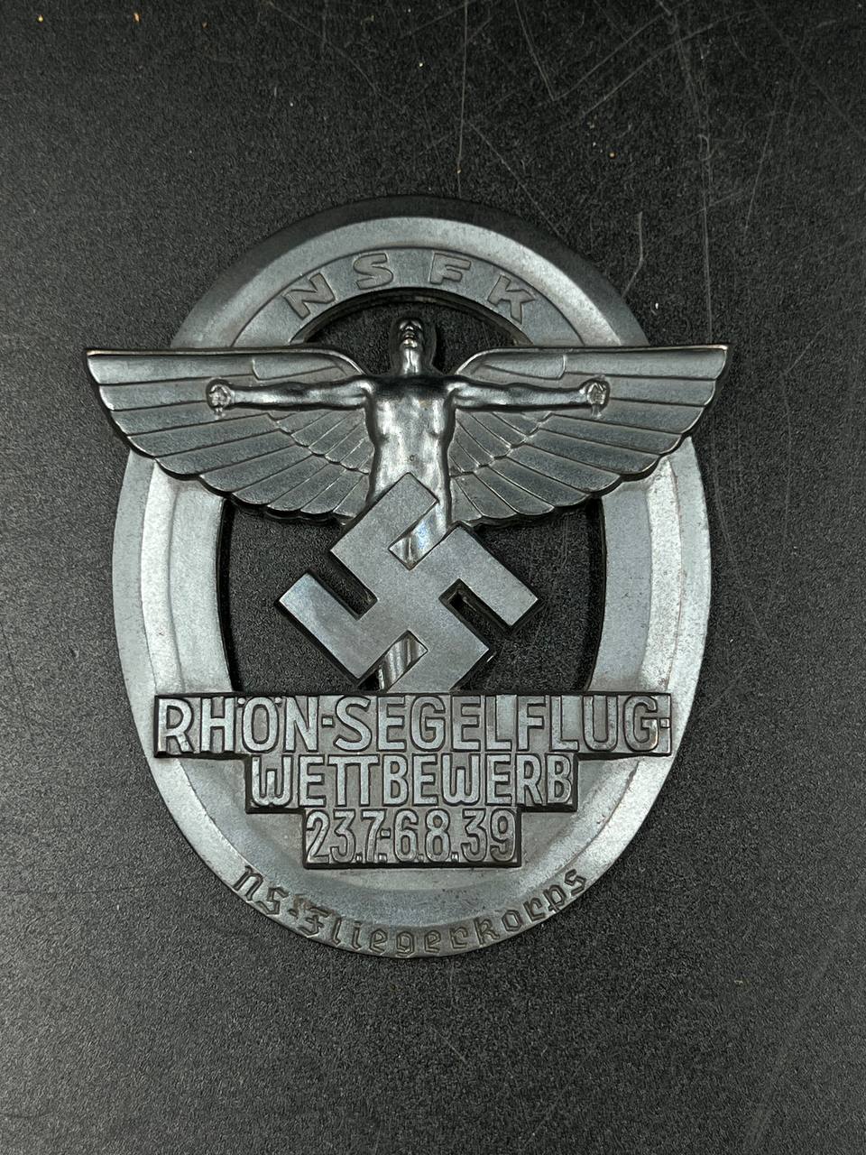 Знак участника соревнований по планеризму в районе Рён (Rhön). От Алексея С.