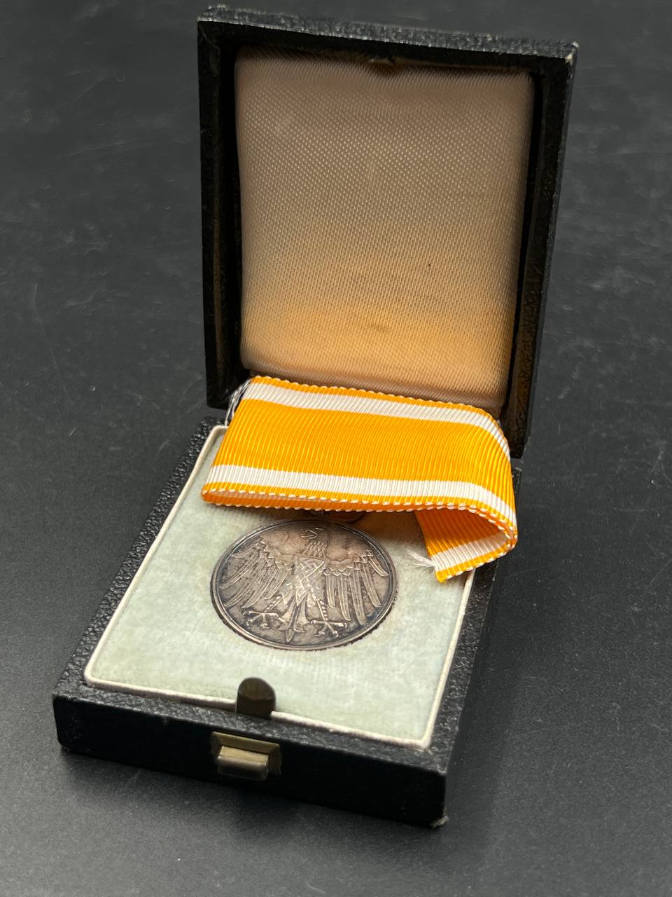 Медаль “За спасение из опасности” образца 1933 года на ленте. В футляре.