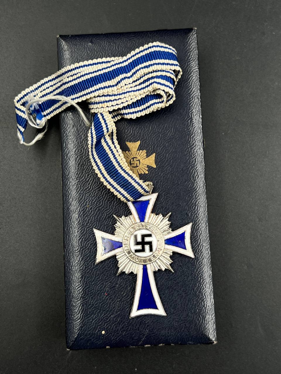 Почечный крест немецкой матери в серебре. В футляре. (Футляр от золота)