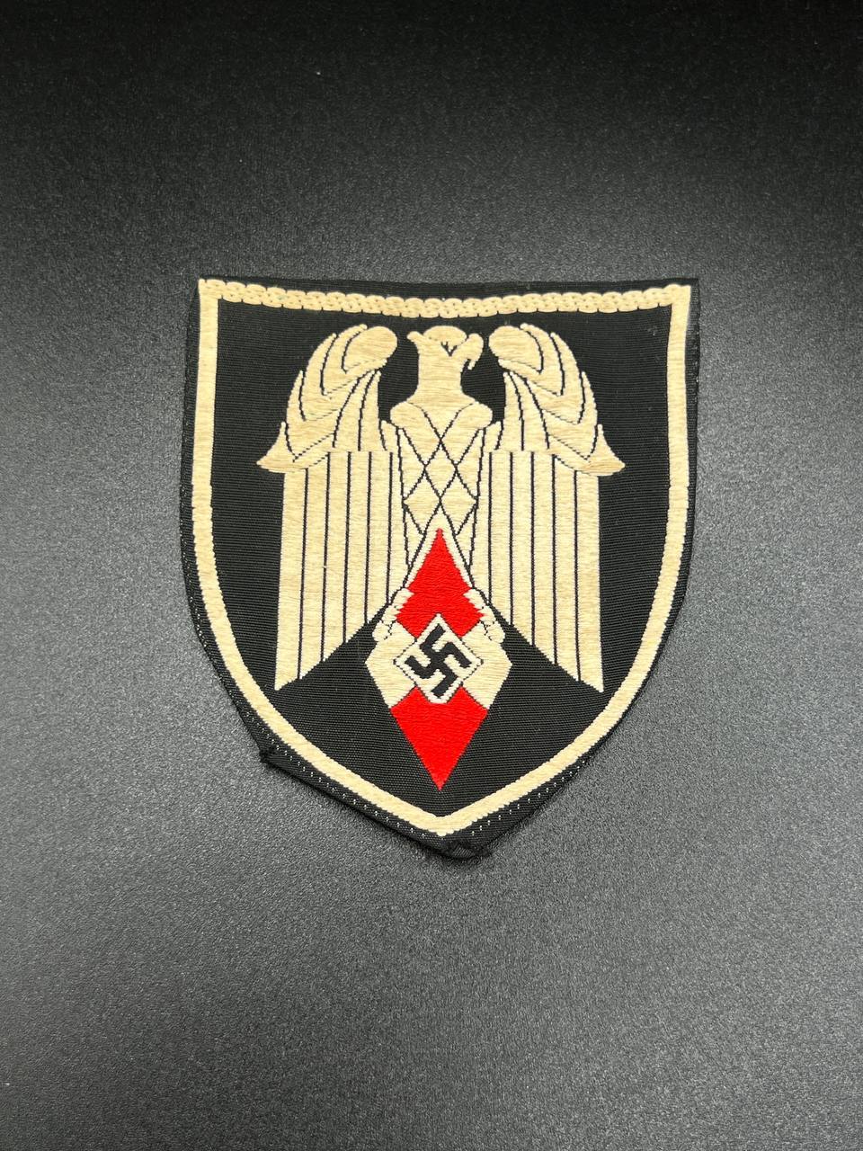 Нарукавный шеврон знаменосца ГитлерЮгенд с биркой. От Алексея С.