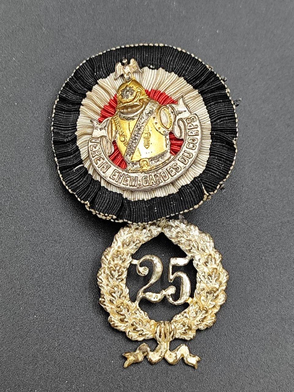 Знак Союза гвардейских кирасир Пруссии. С подвеской 25 лет. От Алексея С.