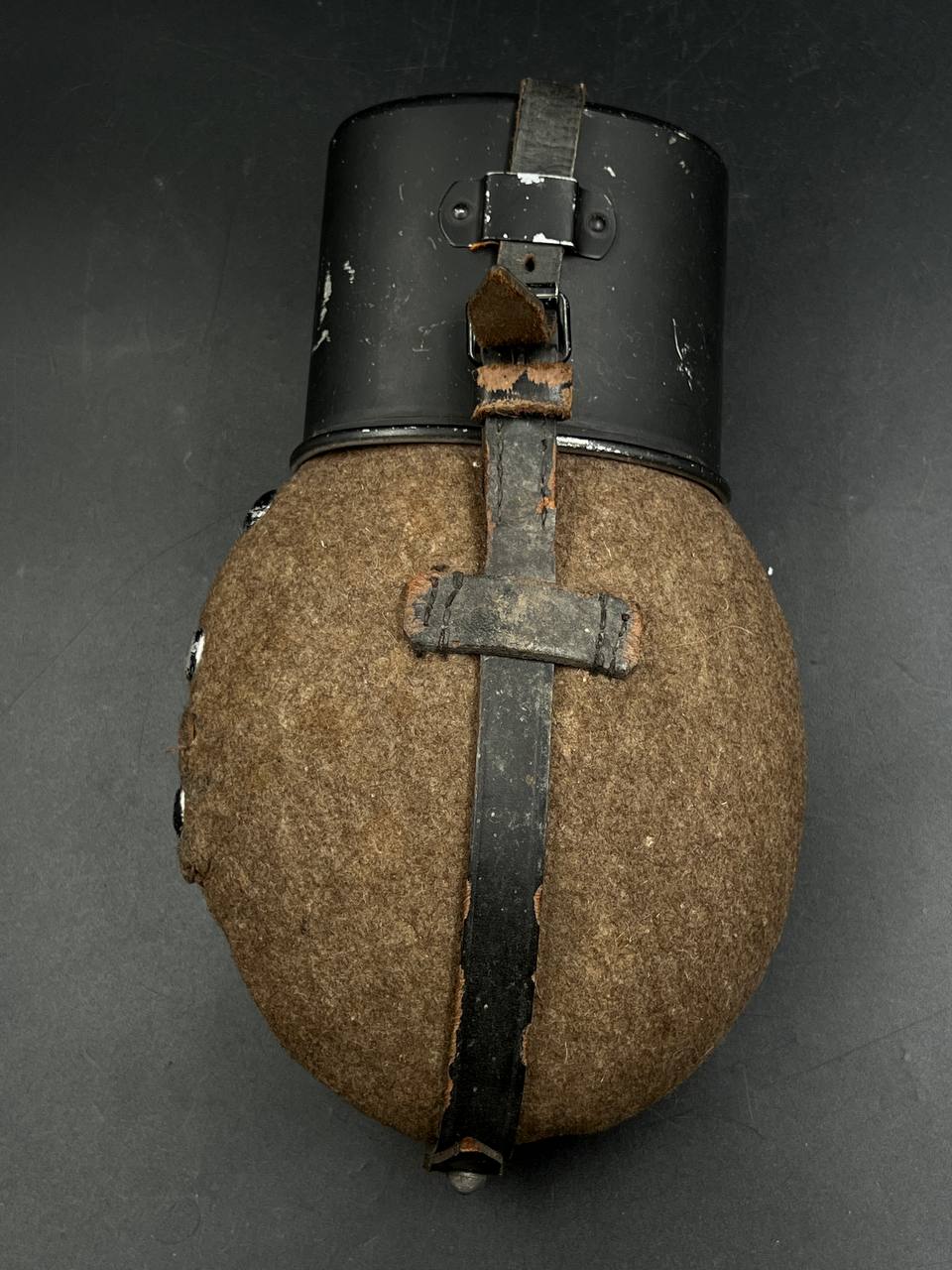 Немецкая армейская фляга M31 Feldflasche, 1939 г., клеймо HRE 39. От Алексея С.
