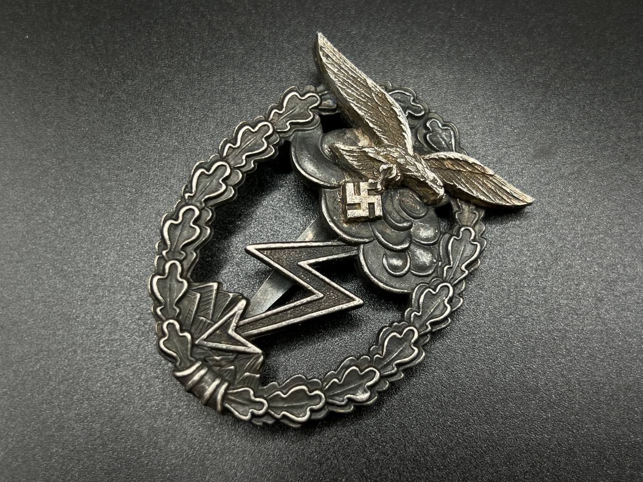 Нагрудный знак «За наземный бой». [R.K.]. От Алексея С.