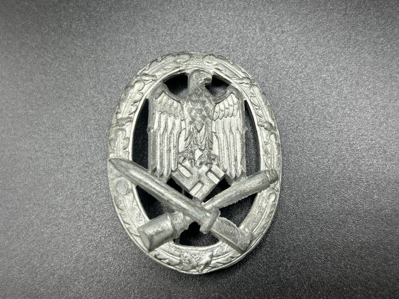 Нагрудный знак «За участие в общих штурмовых атаках». От Алексея С.