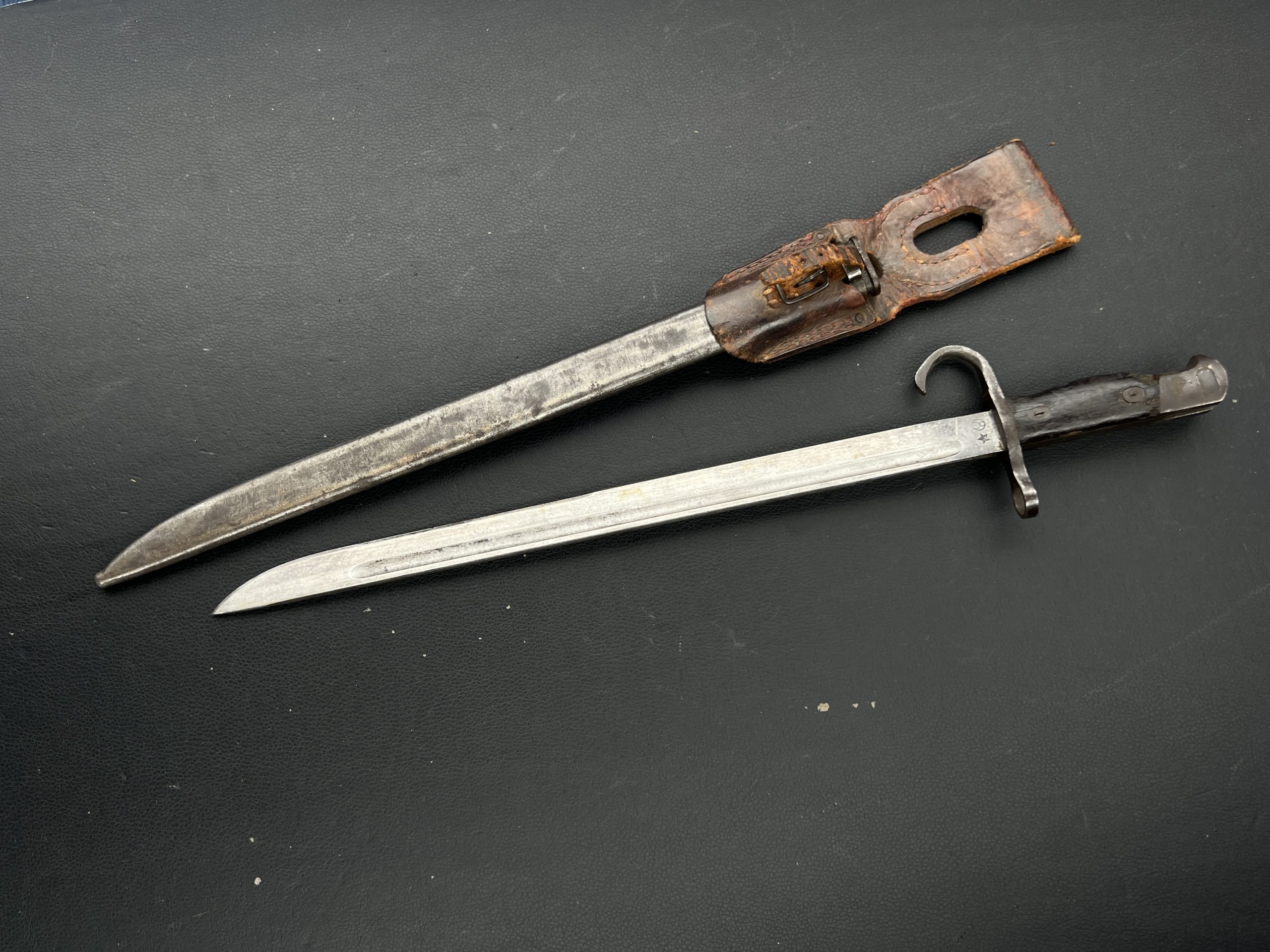 Штык Тип 30 (обр. 1897) к Арисаке. [Nagoya] Клеймо арсенала. Штык Тип 30 (обр. 1897) к Арисаке. [Nagoya] Клеймо арсенала. От Алексея С.