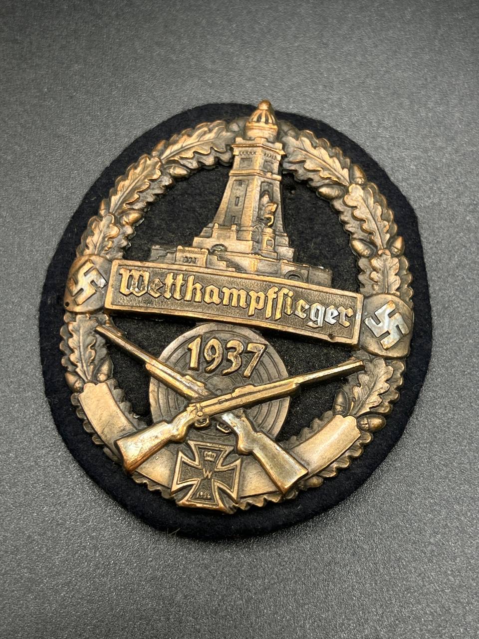 Нарукавный знак победителя стрелковых соревнований. 1937 Бронзовая степень. Нарукавный знак победителя стрелковых соревнований. 1937 Бронзовая степень. От Алексея С.