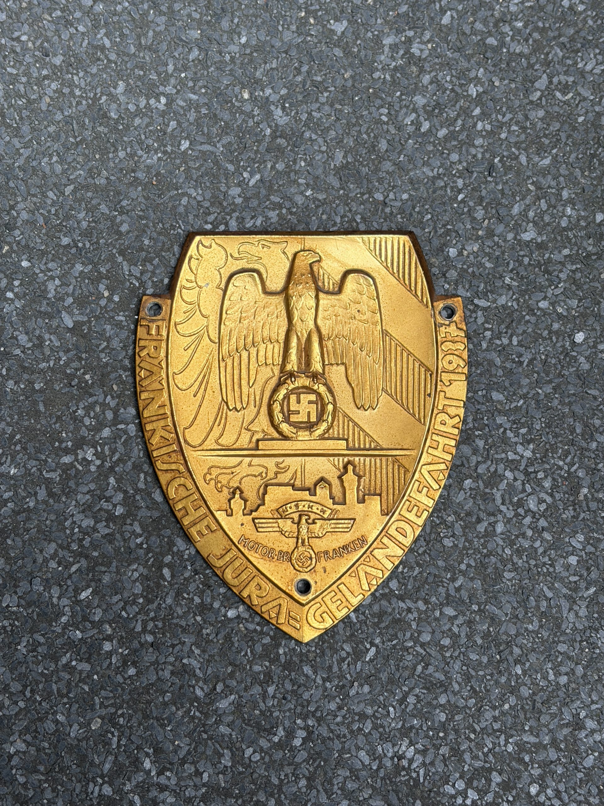 Памятная плакетка N.S.K.K.- Автопробег «Fränkische Jura-Geländefahrt». Моторизованная бригада «Франкония» (Motor-Brigade Franken). 1934 г. Памятная плакетка N.S.K.K.- Автопробег «Fränkische Jura-Geländefahrt». Моторизованная бригада «Франкония» (Motor-Brigade Franken). 1934 г. От Алексея С.