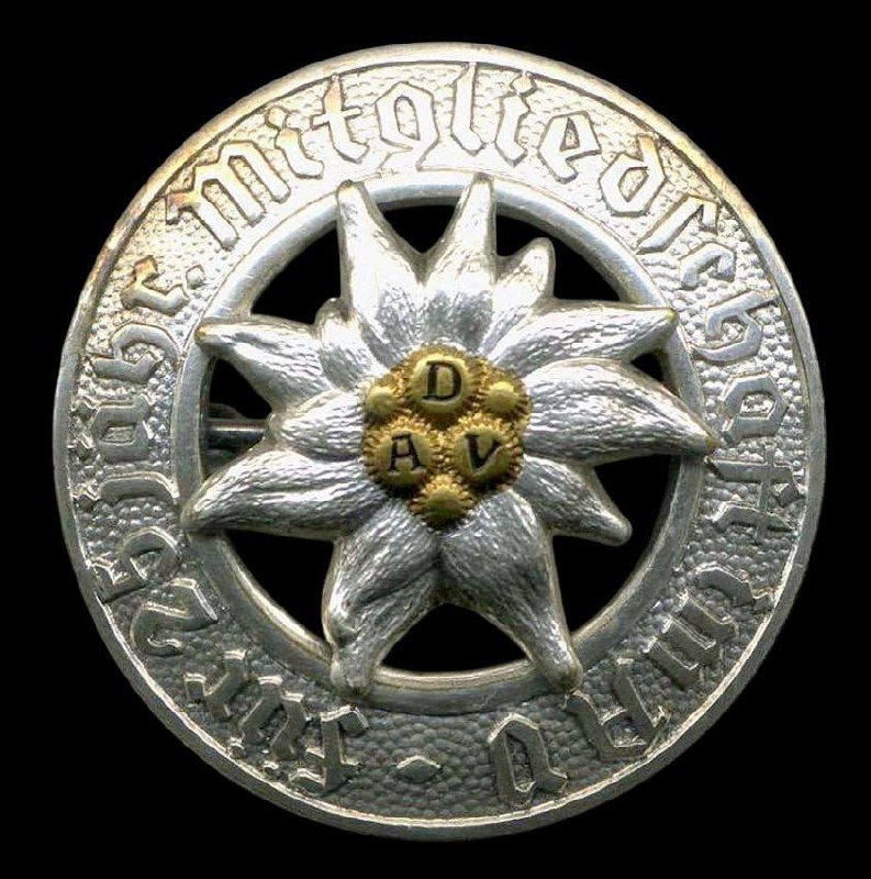 Знак 25лет в Германском Альпийском союзе (Deutscher Alpenverein).
До 1945 года! “W.Deumer”.