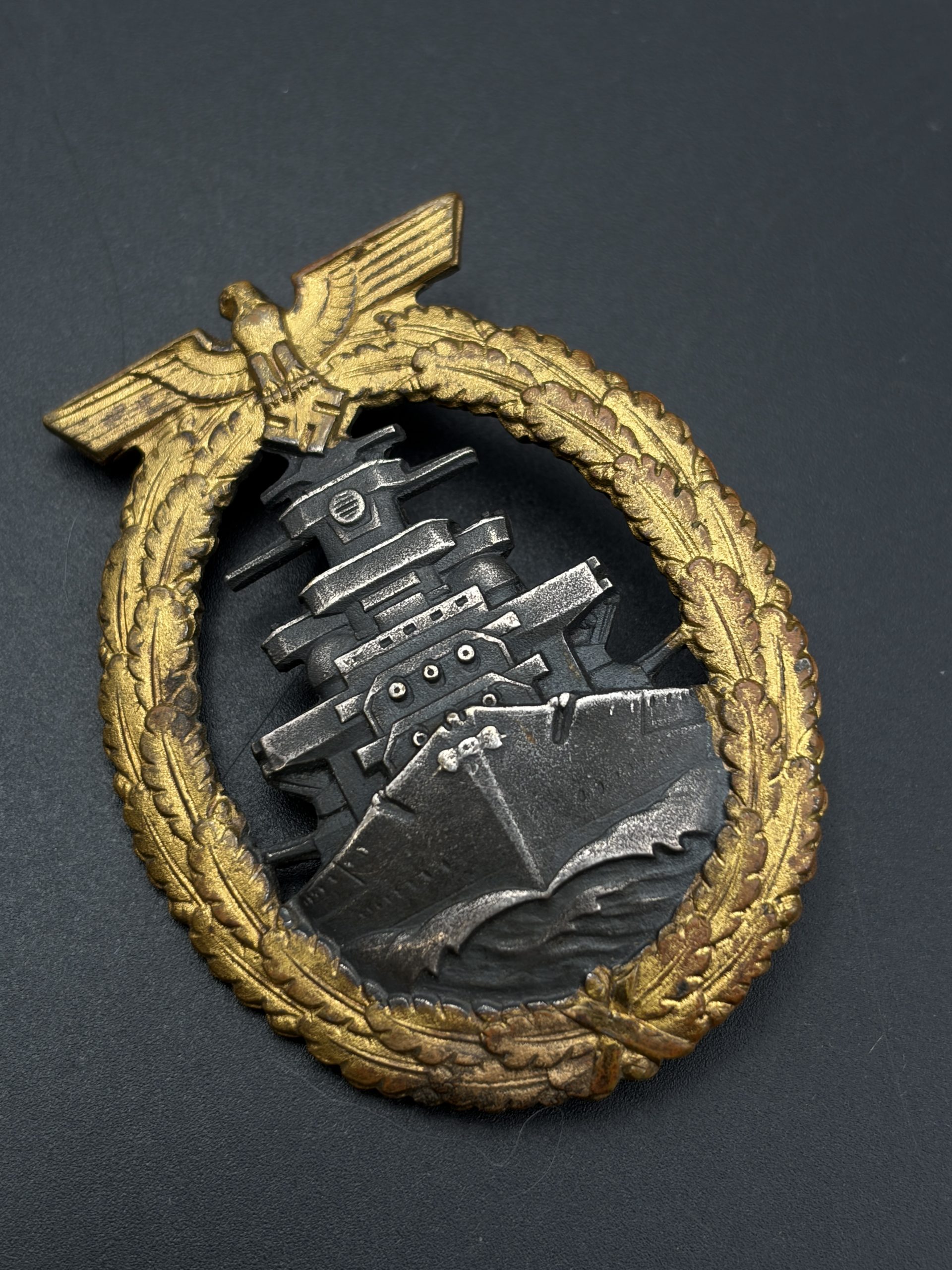  Нагрудный военный знак флота [Schwerin]  Нагрудный военный знак флота [Schwerin] От Алексея С.